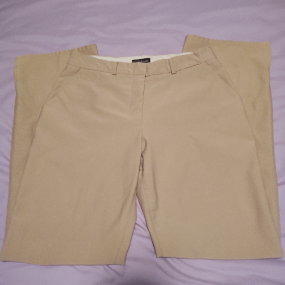 Cute Bebe slacks with stretchy fit